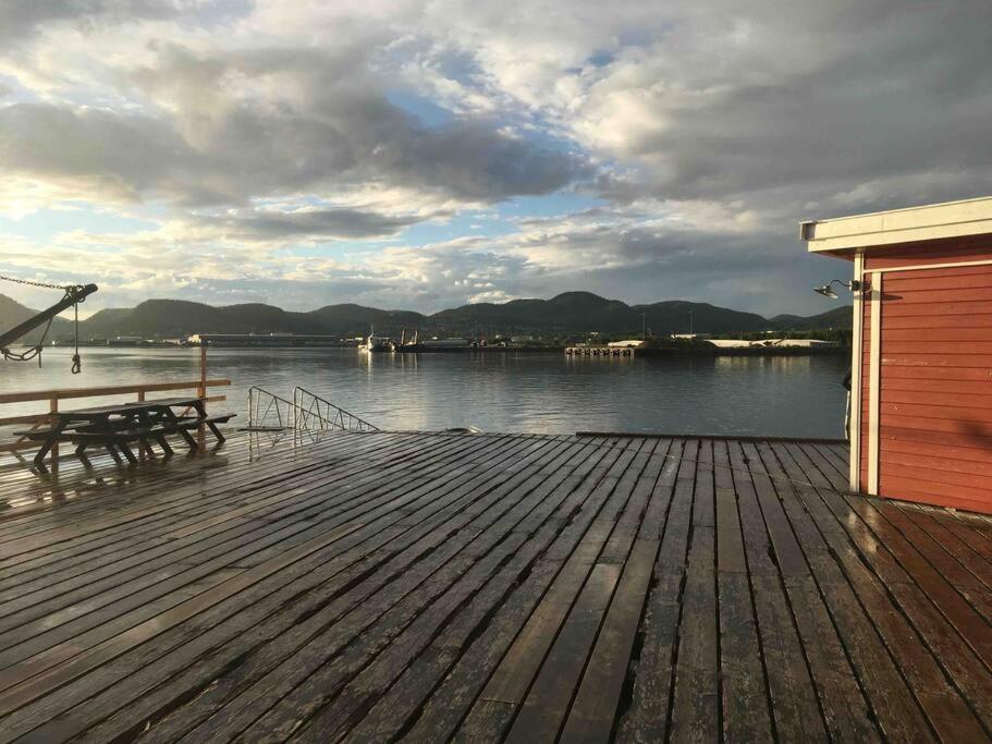 Apartamento Stille Og Landlig, Men Sentrumsnaer Leilighet Namsos Exterior foto